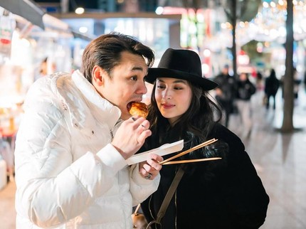 5 Potret Suami Ajak Chelsea Islan Seru-seruan saat Liburan di Korea Selatan