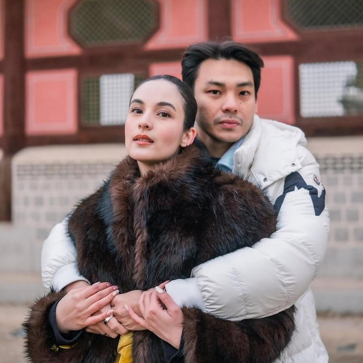 <p>Aktris Chelsea Islan belum lama ini menghabiskan libur pergantian tahun di Korea Selatan. Chelsea pergi berlibur bersama suaminya Rob Clinton Kardinal, Bunda. (Foto: Instagram @robclintonkardinal)</p>