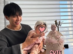 Lee Seung Gi Rayakan Ultah Pertama Anaknya Bareng Istri, Bikin Fans Mewek