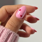 Dari Tampilan Cute hingga Elegan! Ini 7 Inspirasi Nail Art Valentine 2025