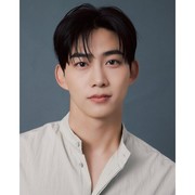 Sempat Diduga Lamaran, Simak Fakta Hubungan Ok Taecyeon dan Kekasih Non-Selebriti