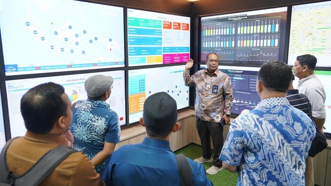 Saat ini, skema pembiayaan dan pendampingan usaha PNM melalui modal finansial, intelektual, dan sosial itu mencatatkan jumlah nasabah nyaris 22 juta orang.