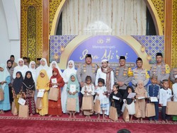 Peringati Isra Mikraj, Polres Pasuruan Berbagi kepada Anak Yatim