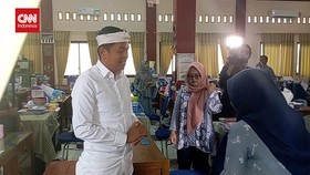 VIDEO: Demul Datangi SMAN 4 Karawang Pasca Unjuk Rasa Siswa Gagal SNBP