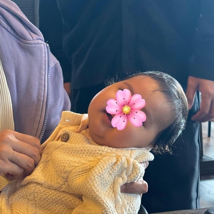 <p>Abimana dan Inong pun sering membagikan potret Solenne pada laman Instagram-nya. Meski begitu, keduanya masih merahasiakan wajah cantik sang putri. (Foto: Instagram @inong_ayu)</p>