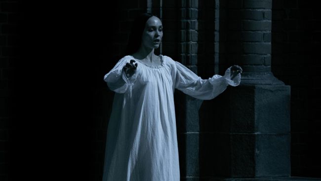 Nosferatu menjadi perbincangan di kalangan penggemar film horor. Film ini merupakan garapan ulang dari film klasik Nosferatu: A Symphony of Horror (1922).