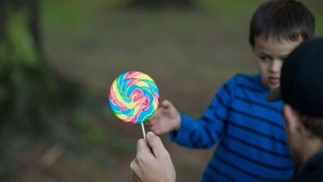 Mengajarkan anak menjadi ramah, tetapi tetap berhati-hati