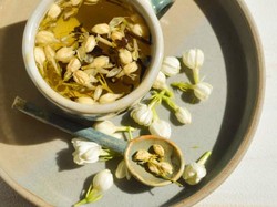 5 Manfaat Minum Jasmine Tea Setiap Hari dan Risiko Efek Sampingnya