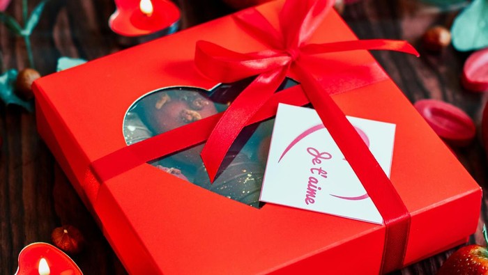 BeauPicks: Rekomendasi 5 Kado Valentine untuk Pria Sesuai Hobinya, Romantis dan Berkesan!