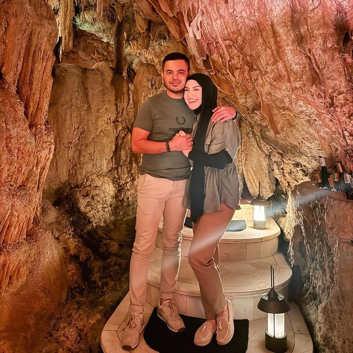 <p>Irish Bella yang tengah dimabuk cinta setelah menikah dengan Haldy Sabri pada Oktober 2024 lalu, juga terlihat semakin modis. Ia pun kerap melengkapi <em>outfit out the day</em> (OOTD) dengan hijab meleyot yang membuat penampilannya semakin memesona. (Foto: Instagram@_irishbella_)</p>