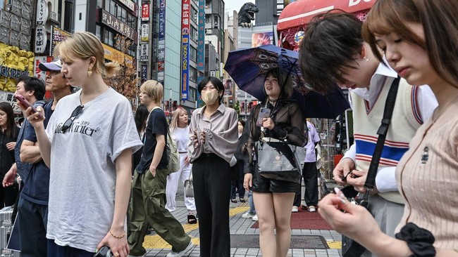 Punya Citra Futuristik, Kenapa Jepang Tertinggal dalam Digitalisasi? Meski dikenal futuristik, Jepang ternyata tertinggal dalam adopsi teknologi digital. Serangan siber yang meningkat menunjukkan kerentanan.