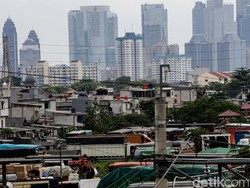 Riset LPEM UI: Ekonomi RI Melambat, Industri Melemah