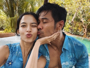 img-title Terungkap Bagaimana Bucinnya Putri Marino ke Chicco Jerikho: Aku Suka...