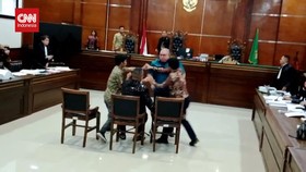 VIDEO: PN Jakarta Utara Soal Razman Ngamuk Ke Hotman Di Ruang Sidang