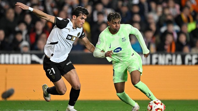 Daftar 4 Tim Raksasa Spanyol Lolos Semifinal Copa del Rey Empat tim memastikan lolos ke semifinal Copa del Rey, termasuk Barcelona yang sukses menghancurkan Valencia di babak semifinal, Kamis (6/2).
