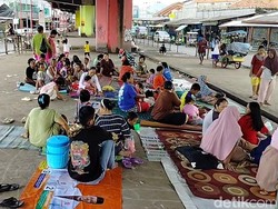 600 Rumah Terendam Banjir, Warga Subang Ngungsi di Jembatan Pantura