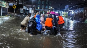 FOTO: Banjir Kepung Kota Serang Banten