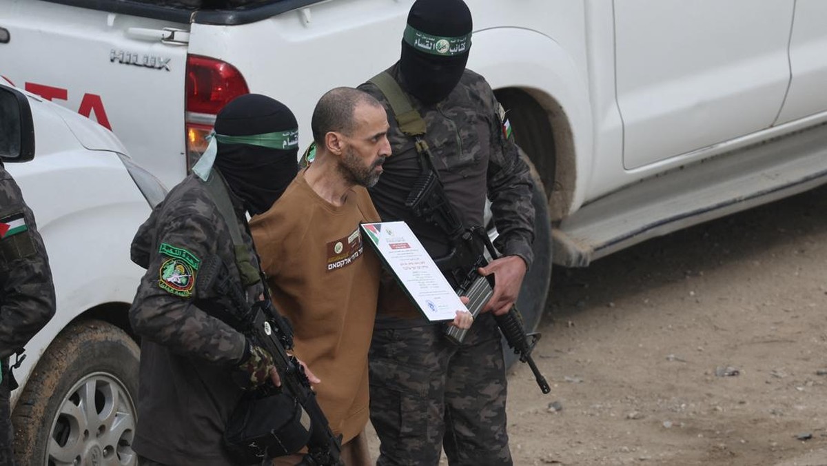 FOTO: Hari Ini Hamas Kembali Bebaskan 3 Sandera