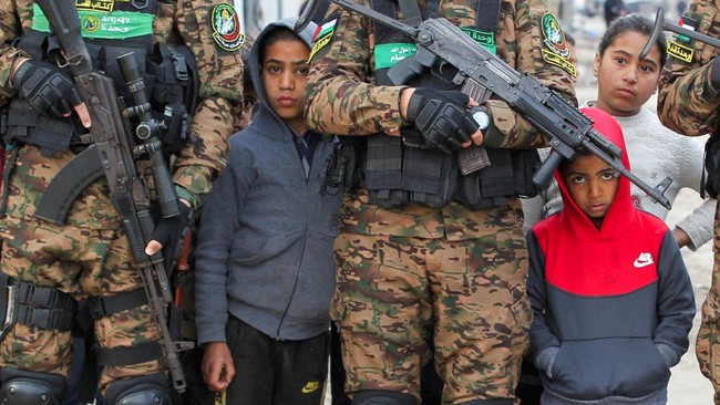 FOTO: Hari Ini Hamas Kembali Bebaskan 3 Sandera