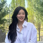 Cantik dan Fashionable, Intip Mix and Match Outfit ala Lee Si An 'Single's Inferno'