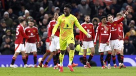 Schmeichel Bela Onana yang Terus-terusan Blunder di MU