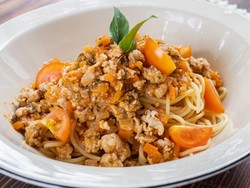 Resep Spaghetti Tumis Ayam Pedas yang Mulur Asam dan Pedas