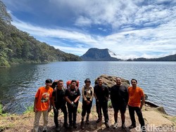 Menikmati Pemandangan Danau Gunung Tujuh, Kaldera Tertinggi di Asia Tenggara