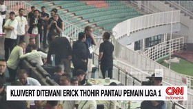 VIDEO: Erick Dampingi Kluivert Pantau Pemain Timnas
