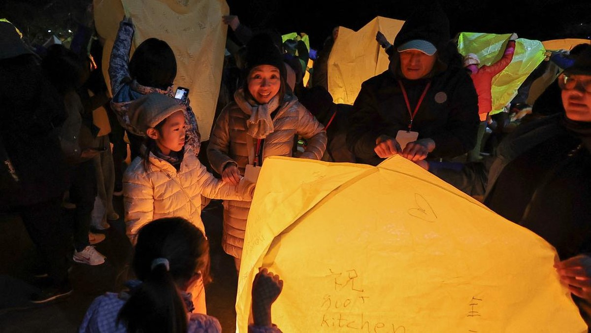 FOTO: Lampion Tahun Ular Terangi Langit New Taipei di Taiwan