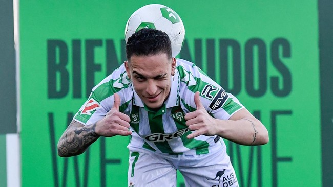 Winger asal Brasil, Antony, makin gacor bersama Real Betis setelah cabut dari Manchester United pada bursa transfer tengah musim.