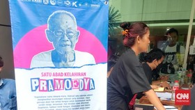 Satu Abad Hari Lahir Pramoedya, Mengenangnya sebagai Pejuang