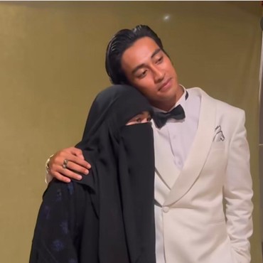 Lihat Abidzar Akting, Umi Pipik Selalu Teringat Alm Uje