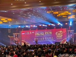 Video: Gibran Minta Maaf Prabowo Tak Hadiri Perayaan Imlek Matakin