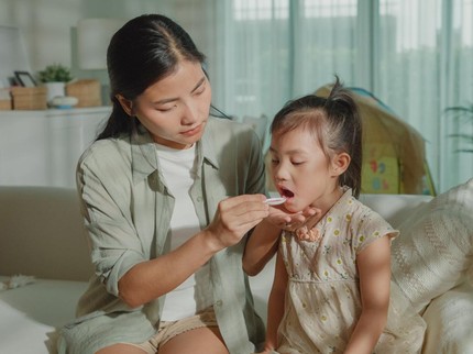 5 Kesalahan Orang Tua saat Memberikan Obat ke Anak, Jangan Anggap Remeh Bun!