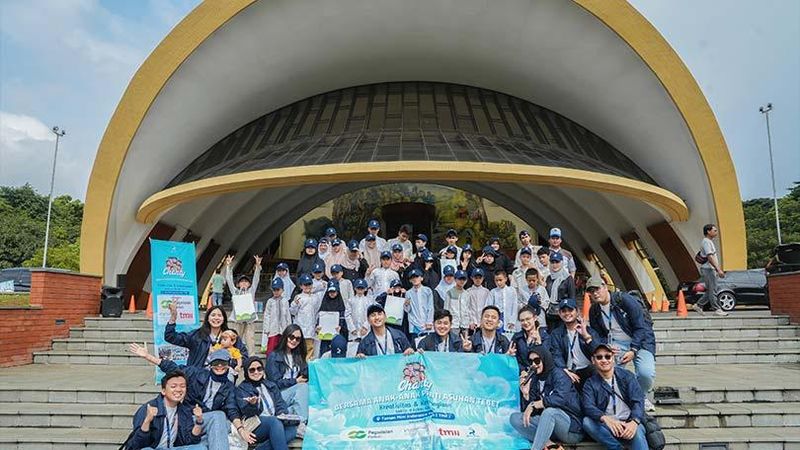 PT Pegadaian bersama komunitas Influencer BUMN "Real Star" menggelar kegiatan sosial dengan anak-anak Panti Asuhan Tebet Yayasan Remaja Masa Depan