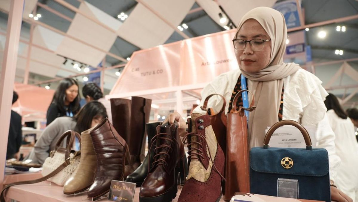 Dukungan BRI Dorong Sepatu Malang Arta Louwee Go Global ke 8 Negara
