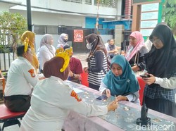 Puskesmas Cakung Siapkan Petugas Bantu Warga Gaptek Ikut Cek Kesehatan Gratis