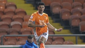 3 Pelepas Stres Elkan Baggott di Sepak Bola