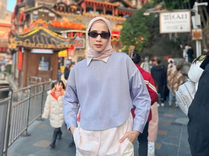 5 Potret Fanny Fabriana Liburan di Chongqing, Destinasi Wisata di China yang Tengah Viral