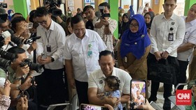 AHY Tinjau Hari Pertama Cek Kesehatan Gratis, Klaim Alat-SDM Siap