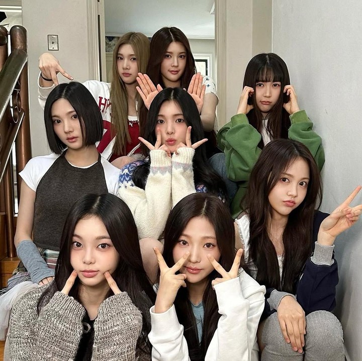<p>Salah satu member yang mencuri perhatian adalah Carmen, satu-satunya Idol asal Indonesia yang berhasil masuk agensi <em>Big 3</em>. Visualnya pun menuai pujian dari publik. "Carmen!! Dia adalah dewi dari sudut mana pun!!" tulis akun <em>@rxyw****.</em> "Carmen sangat cantik secara visual," tulis akun <em>@arihy****.</em> (Foto: Instagram@hearts2hearts)</p>
