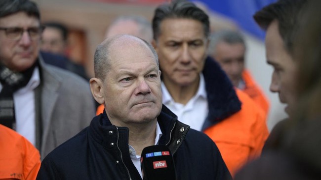 Kanselir Jerman Olaf Scholz ogah mengerahkan pasukan ke Ukraina seperti yang ingin dilakukan Inggris.