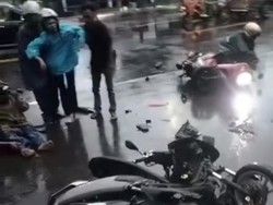 Kecelakaan Beruntun 3 Mobil-6 Motor di Gowa, 6 Orang Dilarikan ke Rumah Sakit
