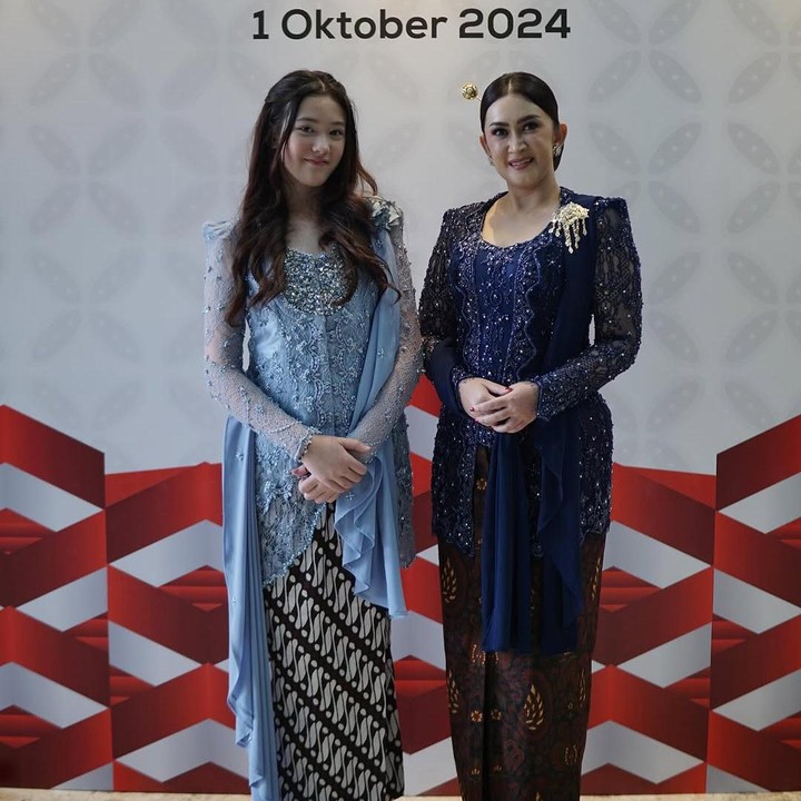 <p>Gadis yang akrab disapa Mikhaela ini baru saja merayakan ulang tahun yang ke-14. Hal ini diketahui langsung melalui beberapa foto yang diunggah oleh ibunda di akun Instagram pribadinya. (Foto: Instagram@nafaurbach)</p>