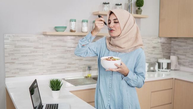 Bukan Makin Kurus, Ini 7 Alasan Berat Badan Justru Naik saat Puasa