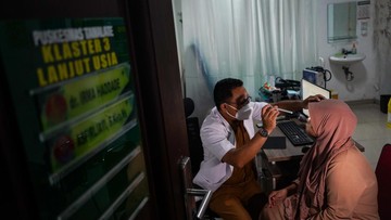 Indonesia's Health Ministry grounds 10,564 intern doctors for health checks after six deaths