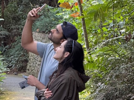 Potret Pevita Pearce dan Suami Malaysia Liburan Bareng Mertua di Penang Hill