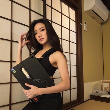 Profil Rachel Cia Wanita yang Duduk Samping Dikta di Lagi Lagi Tenis Internasional