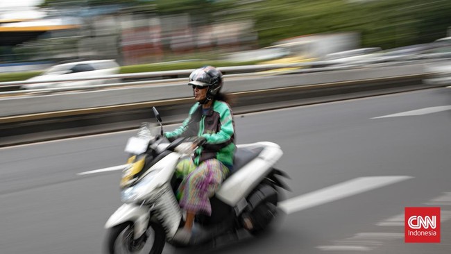Seorang pengemudi ojek online, HRS, diduga dianiaya oleh anggota TNI di Kembangan, Jakarta.