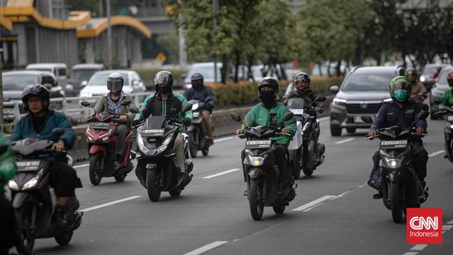 1,7 Juta Driver Ojol Tak Punya Asuransi Buat Tanggung Kecelakaan Kerja Sekitar 1,7 juta orang pengemudi ojek online (driver ojol) tidak punya asuransi dan menghadapi risiko menanggung biaya tinggi karena kecelakaan kerja.